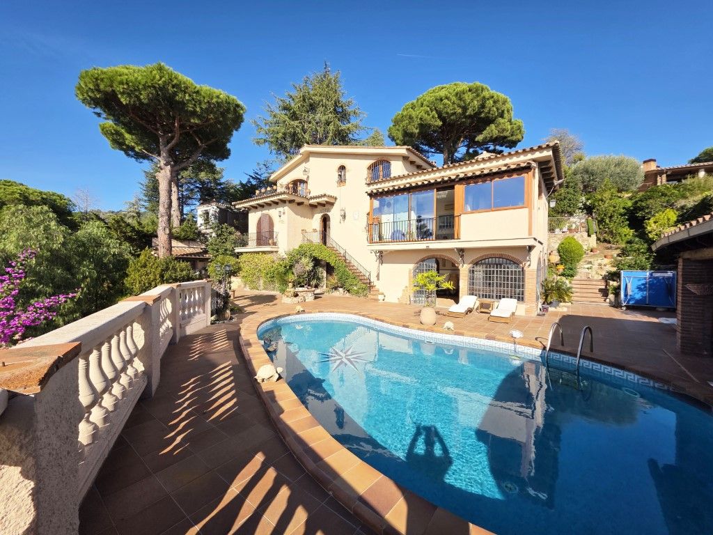 Casa o xalet de lloguer a Calle Albes Les