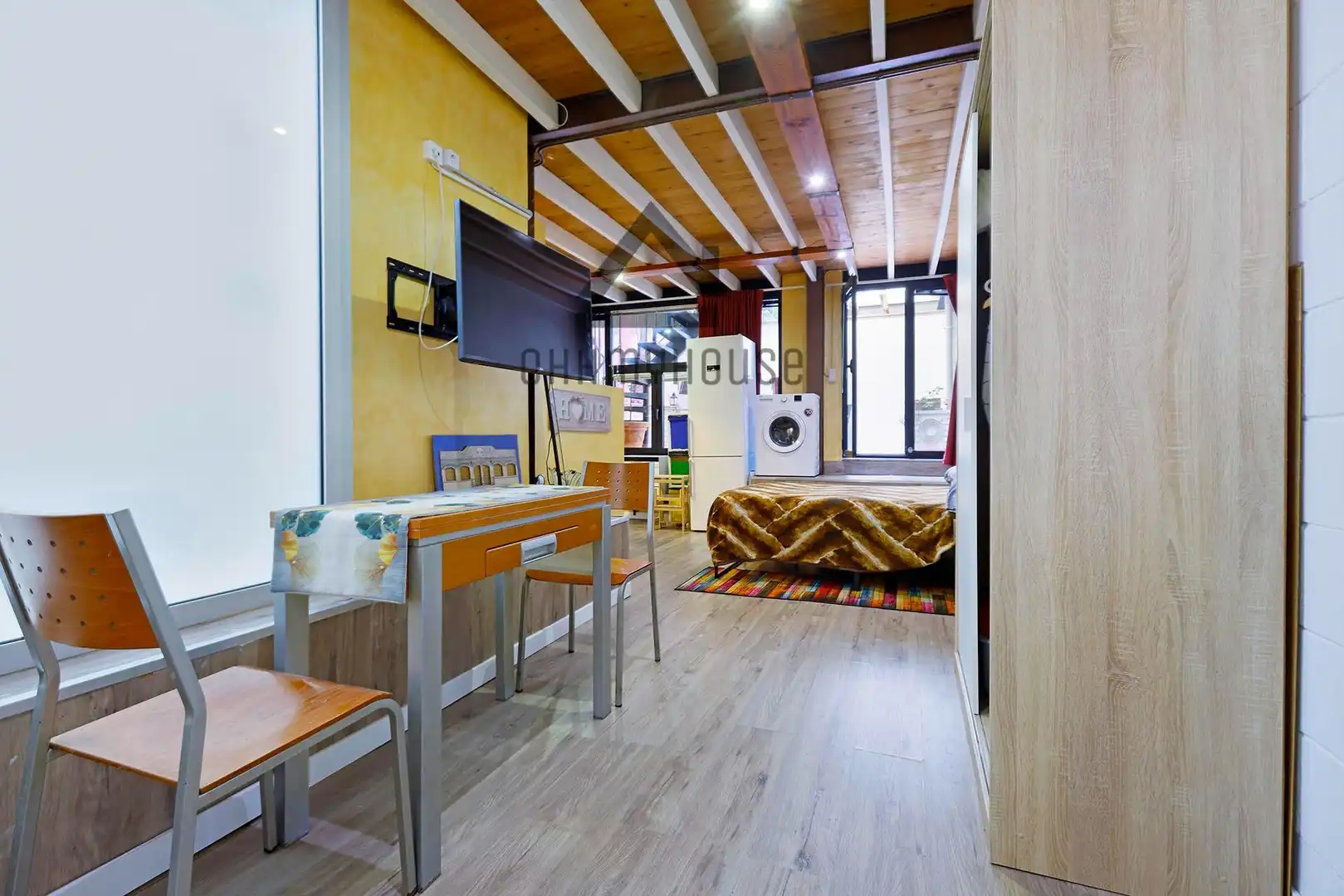 Living room of Duplexes for sale in Barcelona  with Air Conditioner, Parquet flooring and Terrace
