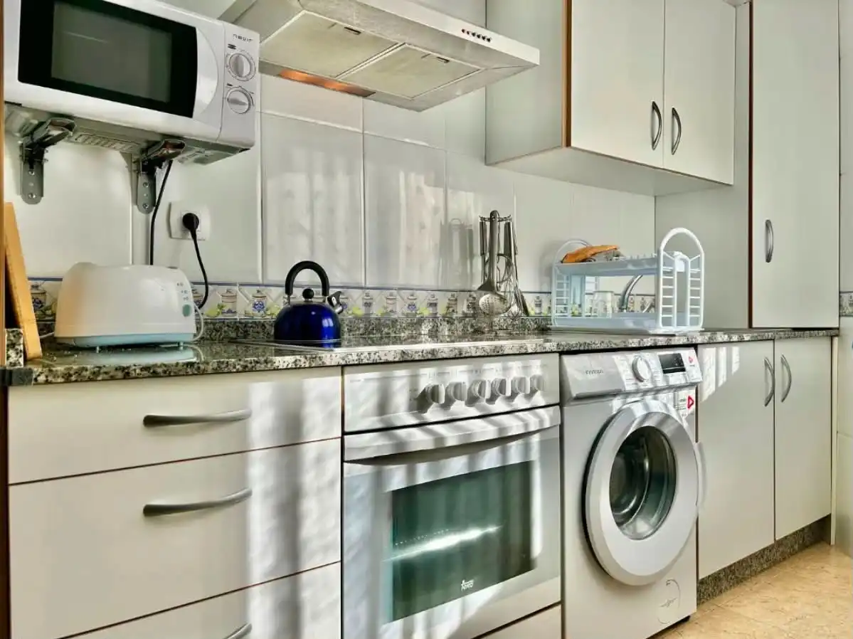 Cuina de Apartament en venda en Ribeira amb Traster i Moblat