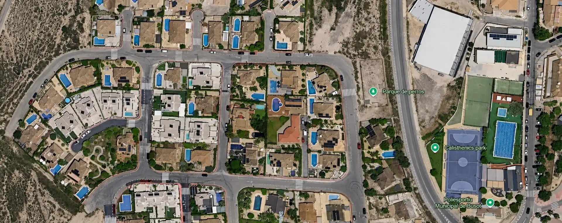 Vista exterior de Casa adosada en venta en Busot con Aire acondicionado, Calefacción y Jardín privado