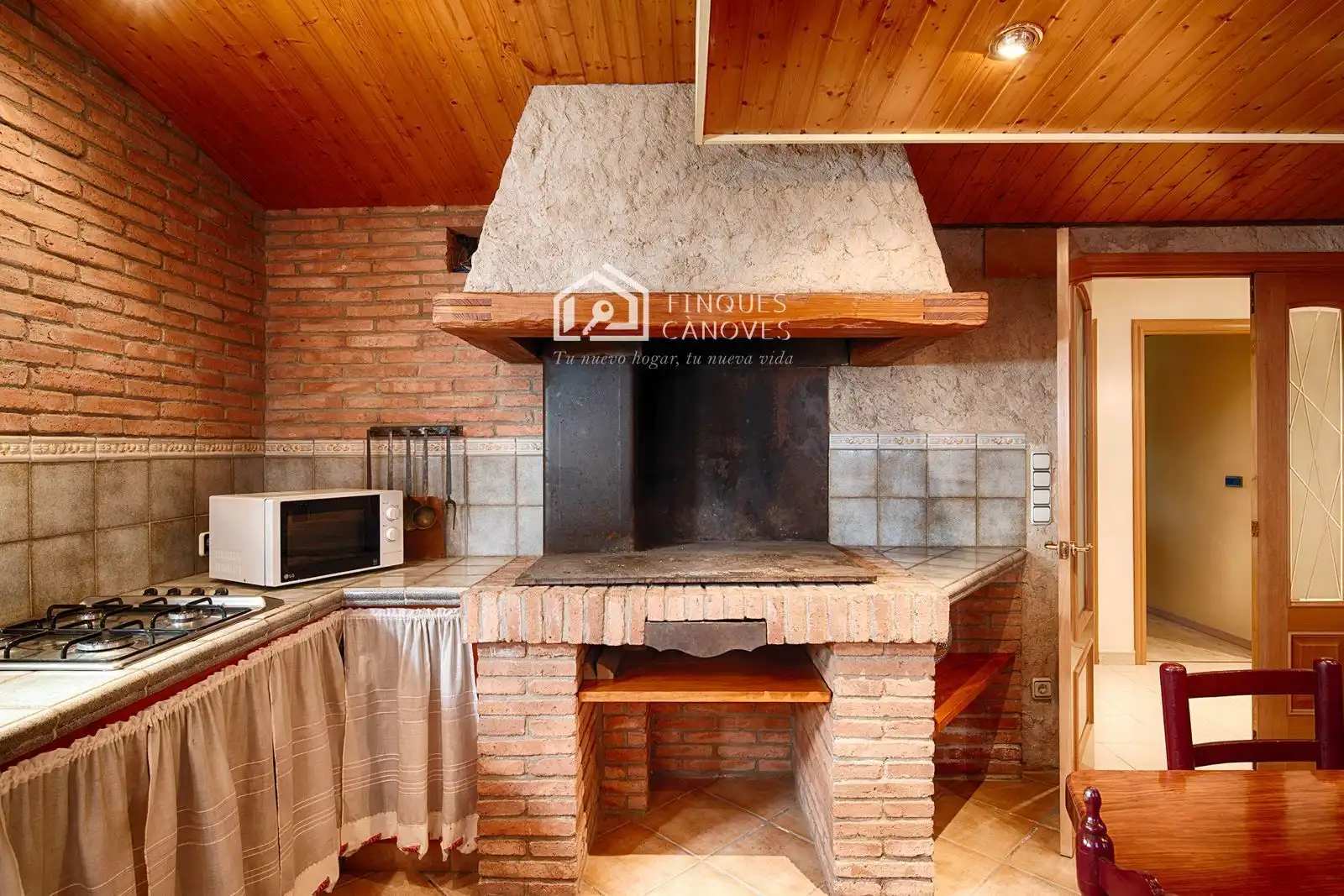 Cuina de Casa o xalet en venda en Porqueres amb Aire condicionat, Calefacció i Terrassa