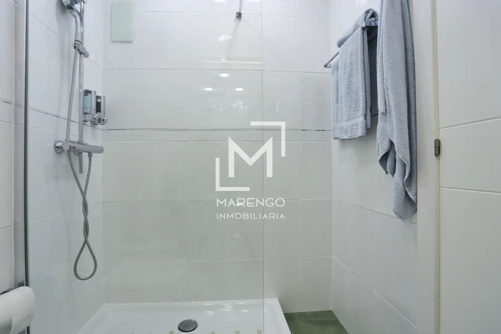 Badezimmer von Wohnung zur Miete in Sitges mit Klimaanlage, Heizung und Parkett
