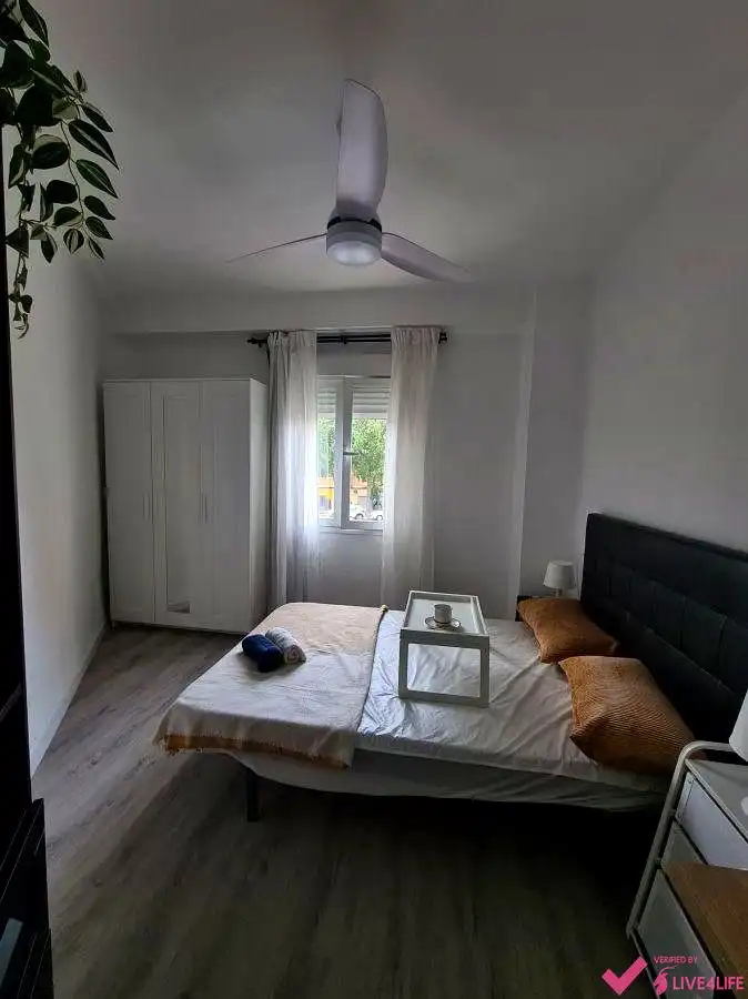 Habitación de Piso de alquiler en Valencia con Terraza y Amueblado