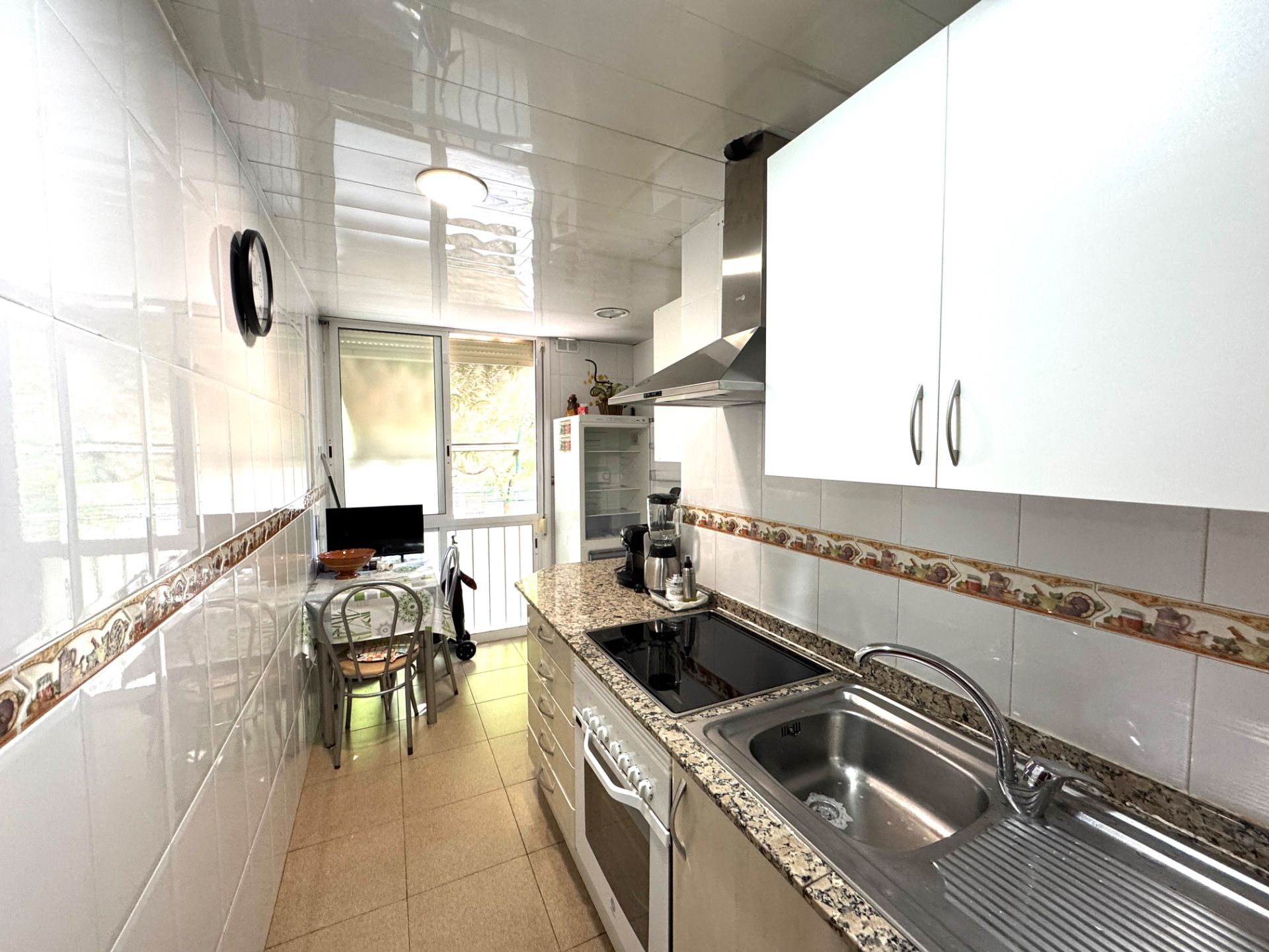 Kitchen of Flat for sale in Cornellà de Llobregat  with Air Conditioner, Furnished and Oven