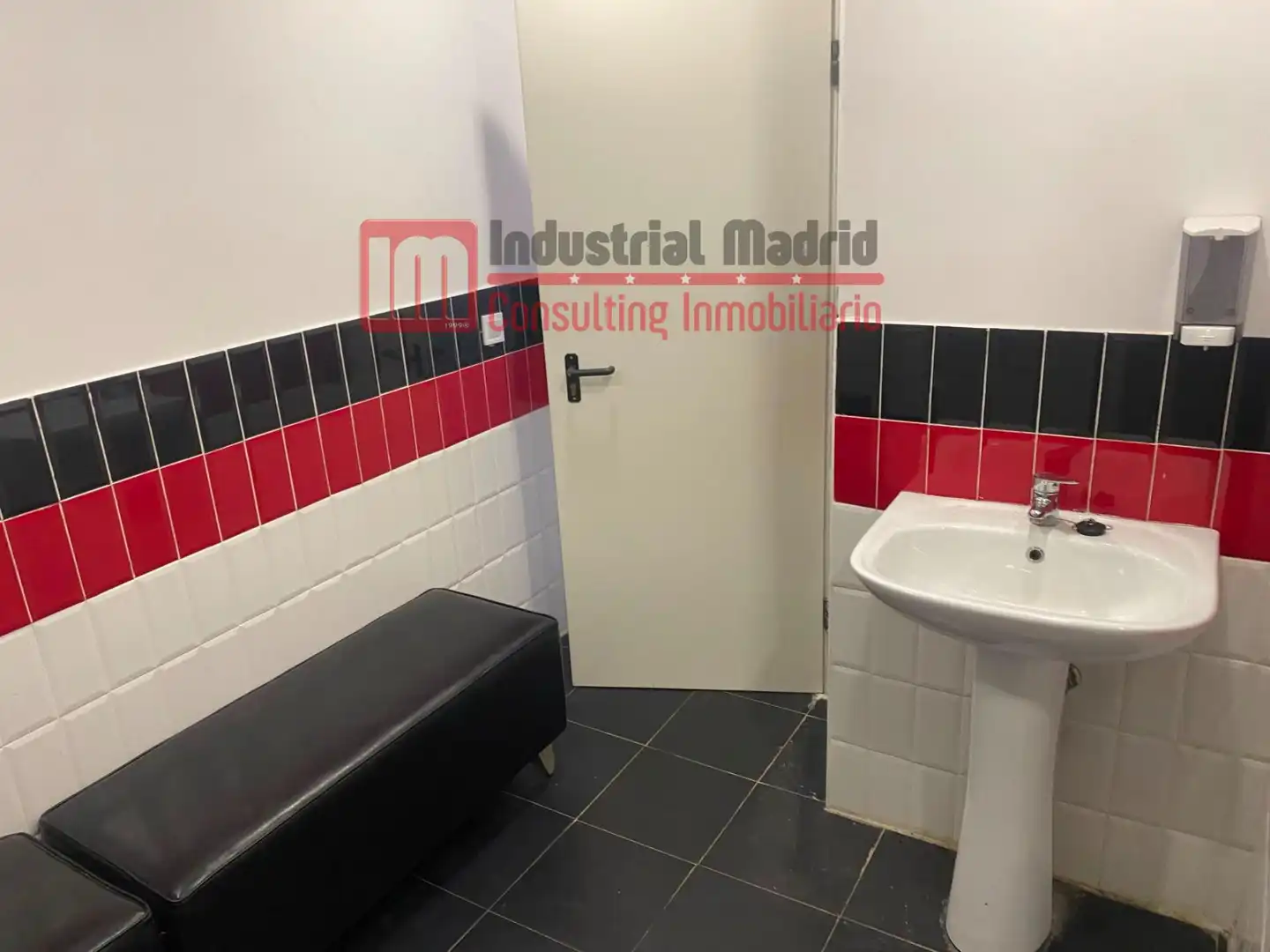 Badezimmer von Geschaftsraum zur Miete in Rivas-Vaciamadrid