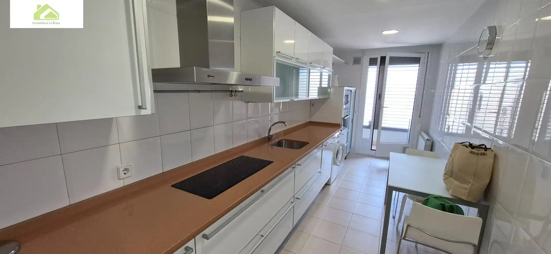 Cuina de Pis en venda en Zamora Capital  amb Calefacció, Terrassa i Piscina comunitària