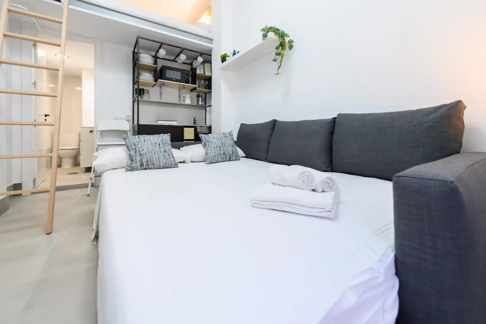 Habitación de Nave industrial en venta en Murcia