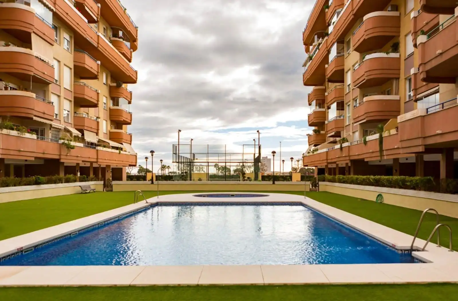 Pis de lloguer a Martín Carpena - Torre del Río