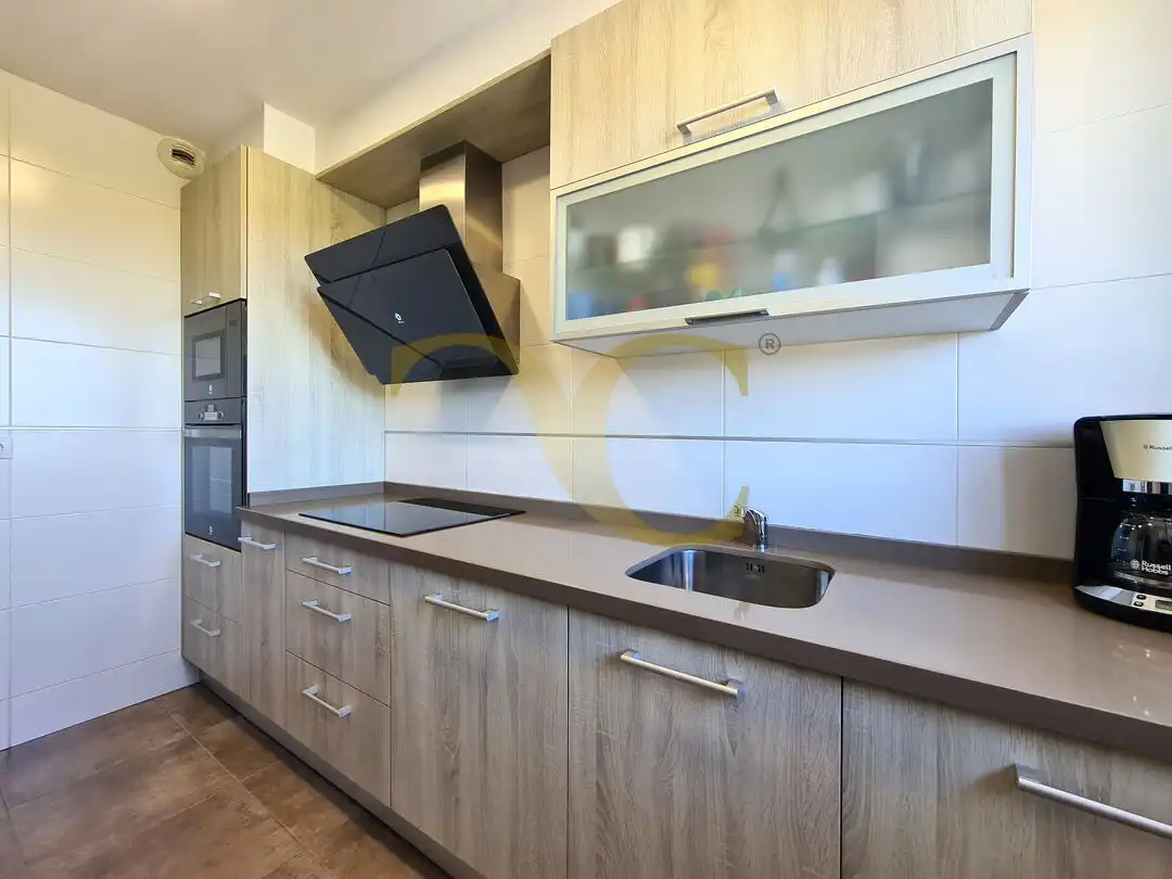 Cocina de Piso en venta en Oviedo  con Calefacción, Terraza y Trastero