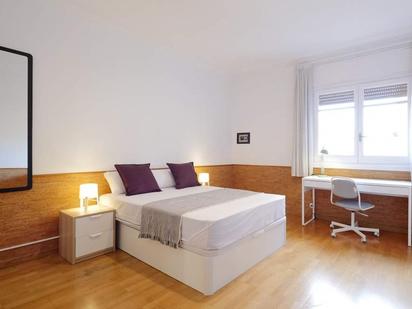 Bedroom of Flat to share in  Barcelona Capital  with Furnished, Microwave and Internet