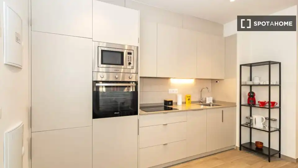 Cocina de Piso de alquiler en Valencia con Aire acondicionado, Calefacción y Amueblado