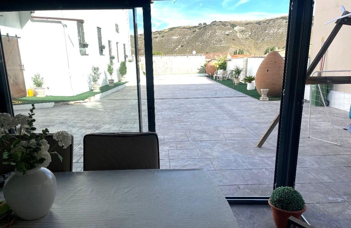 Terrace of House or chalet for sale in Villalbilla  with Air Conditioner, Private garden and Terrace