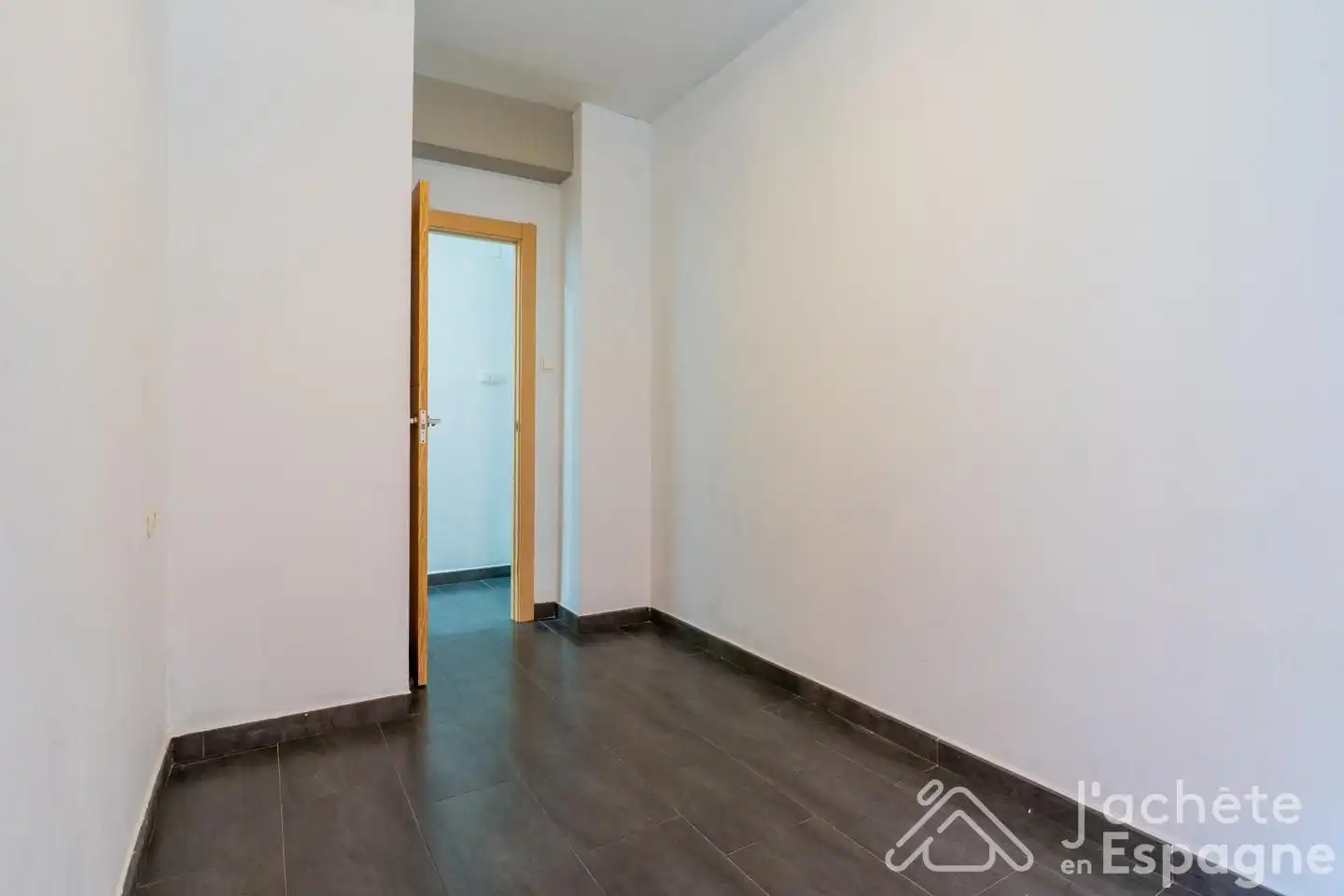 Flat for sale in Valencia  with Heating
