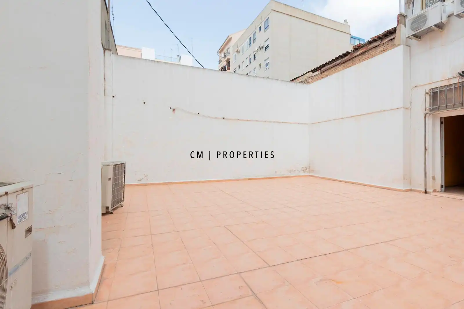 Vista exterior de Local en venta en Valencia con Terraza
