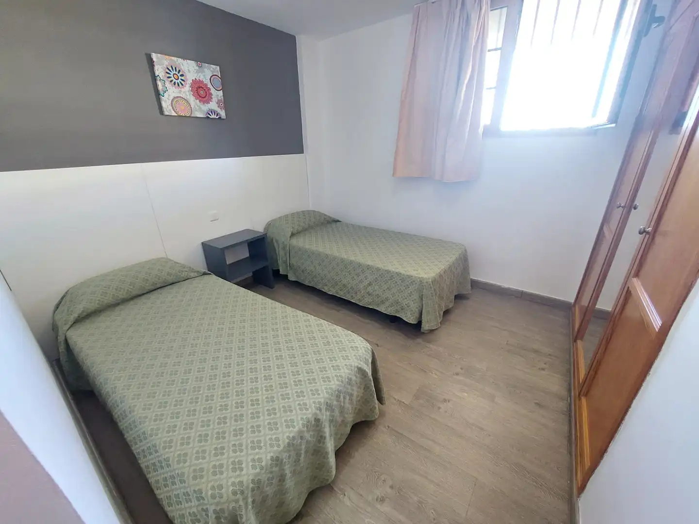 Schlafzimmer von Wohnungen zur Miete in San Bartolomé de Tirajana mit Möbliert, Waschmaschine und Mikrowelle