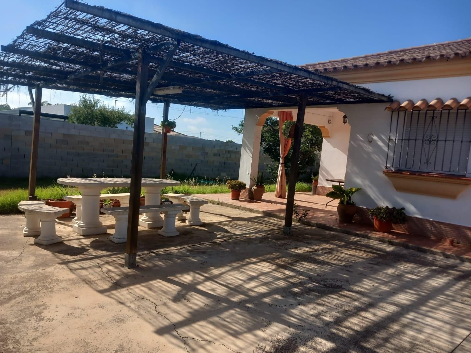 Terrassa de Casa o xalet en venda en Chiclana de la Frontera amb Jardí privat i Traster