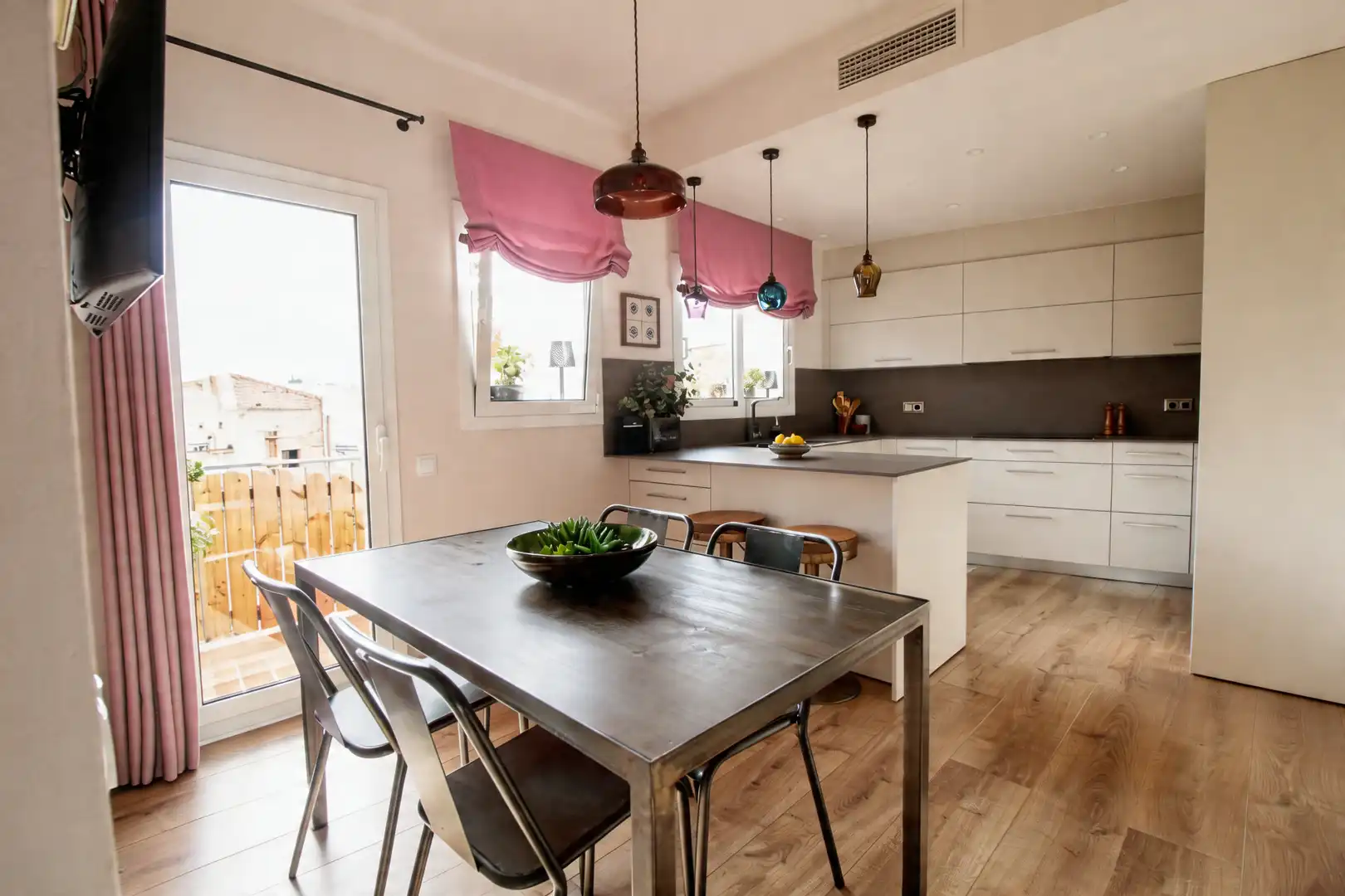 Cuina de Pis en venda en Barcelona amb Aire condicionat, Parquet i Forn