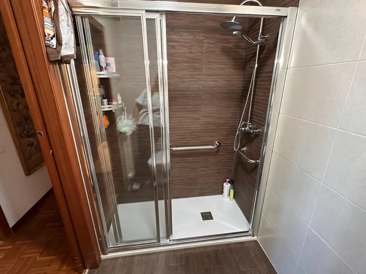 Badezimmer von Wohnung zum Verkauf in Cuenca mit Heizung, Parkett und Terrasse