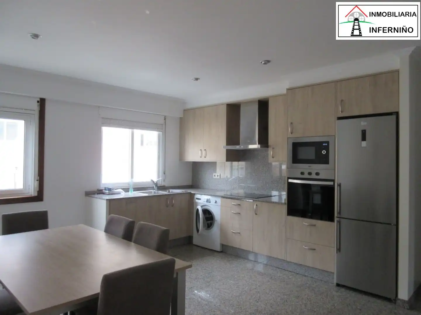 Flat for sale in Piñeiros- Freixeiro