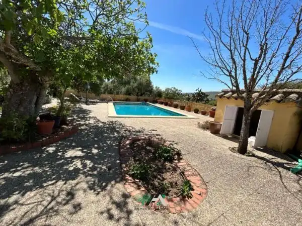 Casa rústica amb piscina en venda a Baeza, imagen 3