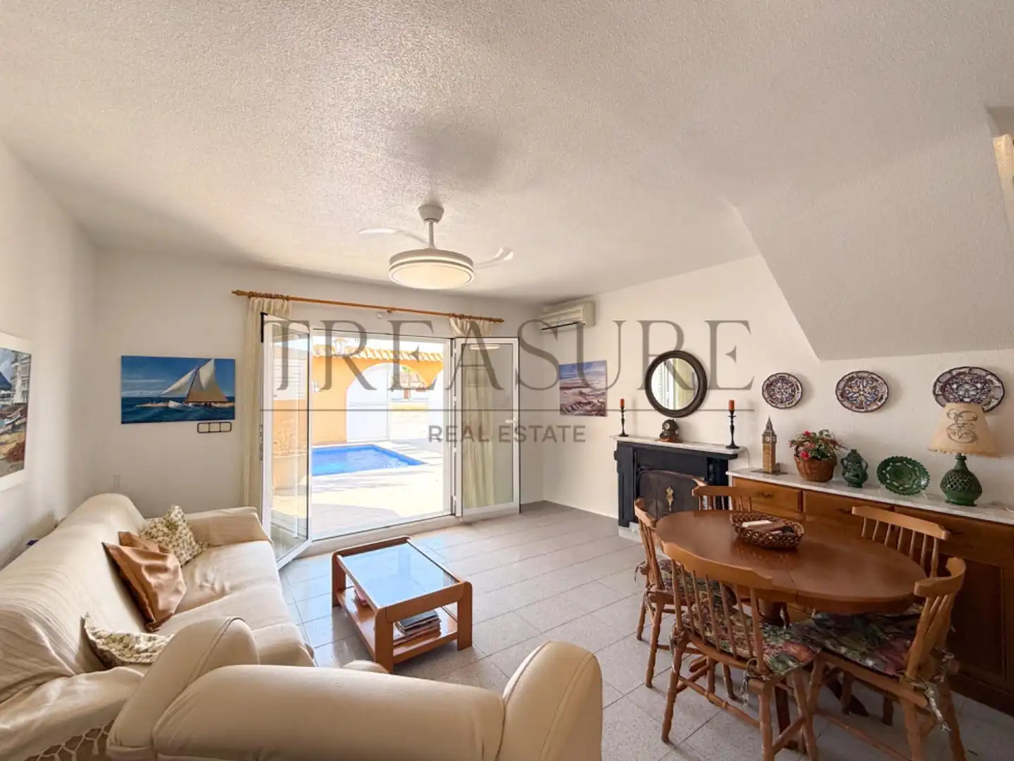 Sala de estar de Casa adosada en venta en Mazarrón con Aire acondicionado, Calefacción y Terraza