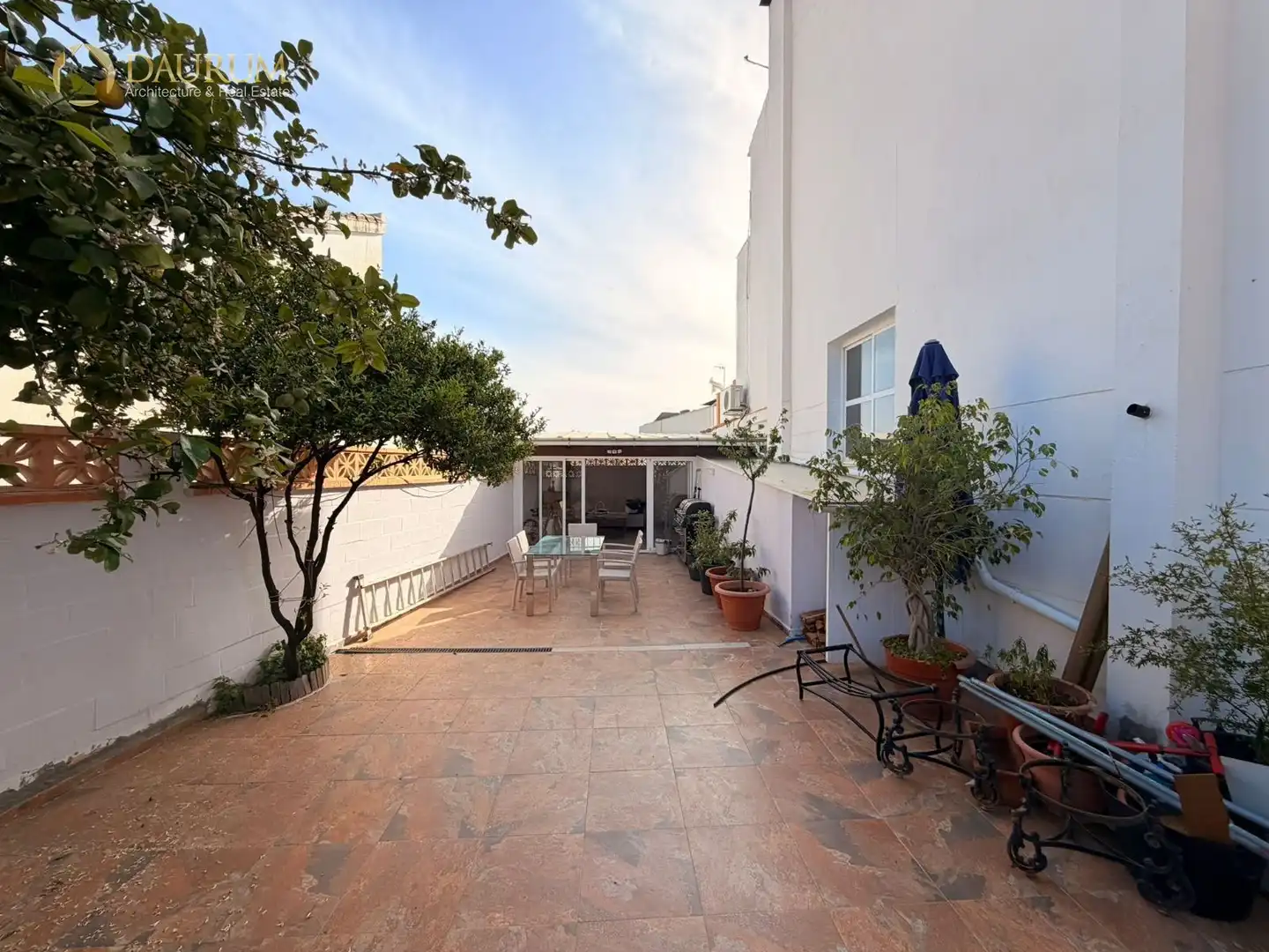 Terrasse von Einfamilien-Reihenhaus zum Verkauf in Marbella mit Heizung, Terrasse und Möbliert