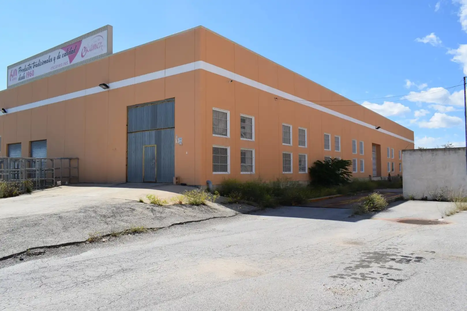 Exterior view of Industrial buildings for rent in Bullas