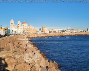 Exterior view of Flat to rent in  Cádiz Capital  with Air Conditioner and Furnished