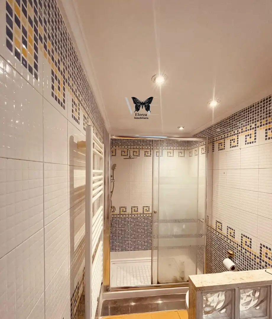 Baño de Piso en venta en Mieres (Asturias) con Terraza y Trastero