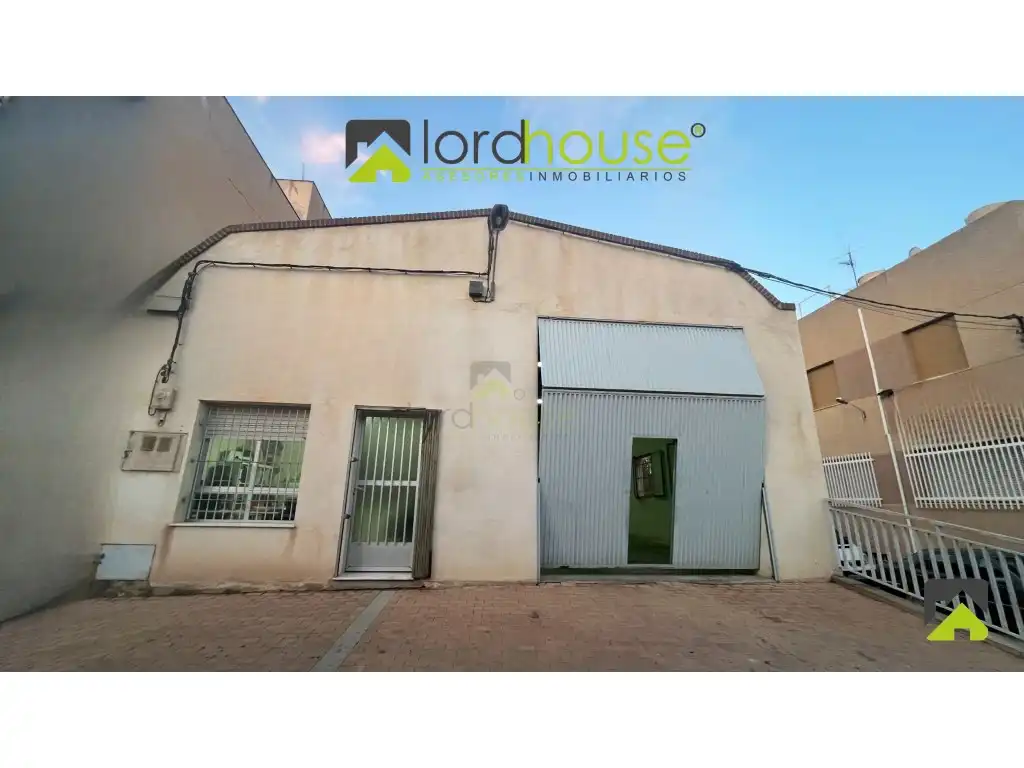 Vista exterior de Nave industrial en venta en Lorca