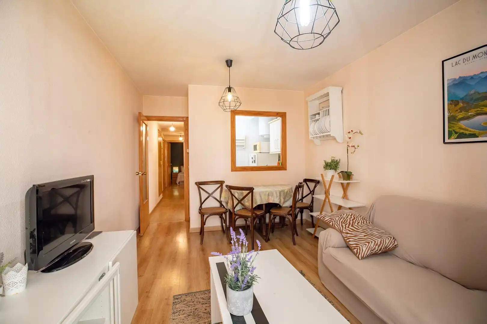 Living room of Flat for sale in Jaca  with Heating, Parquet flooring and Terrace