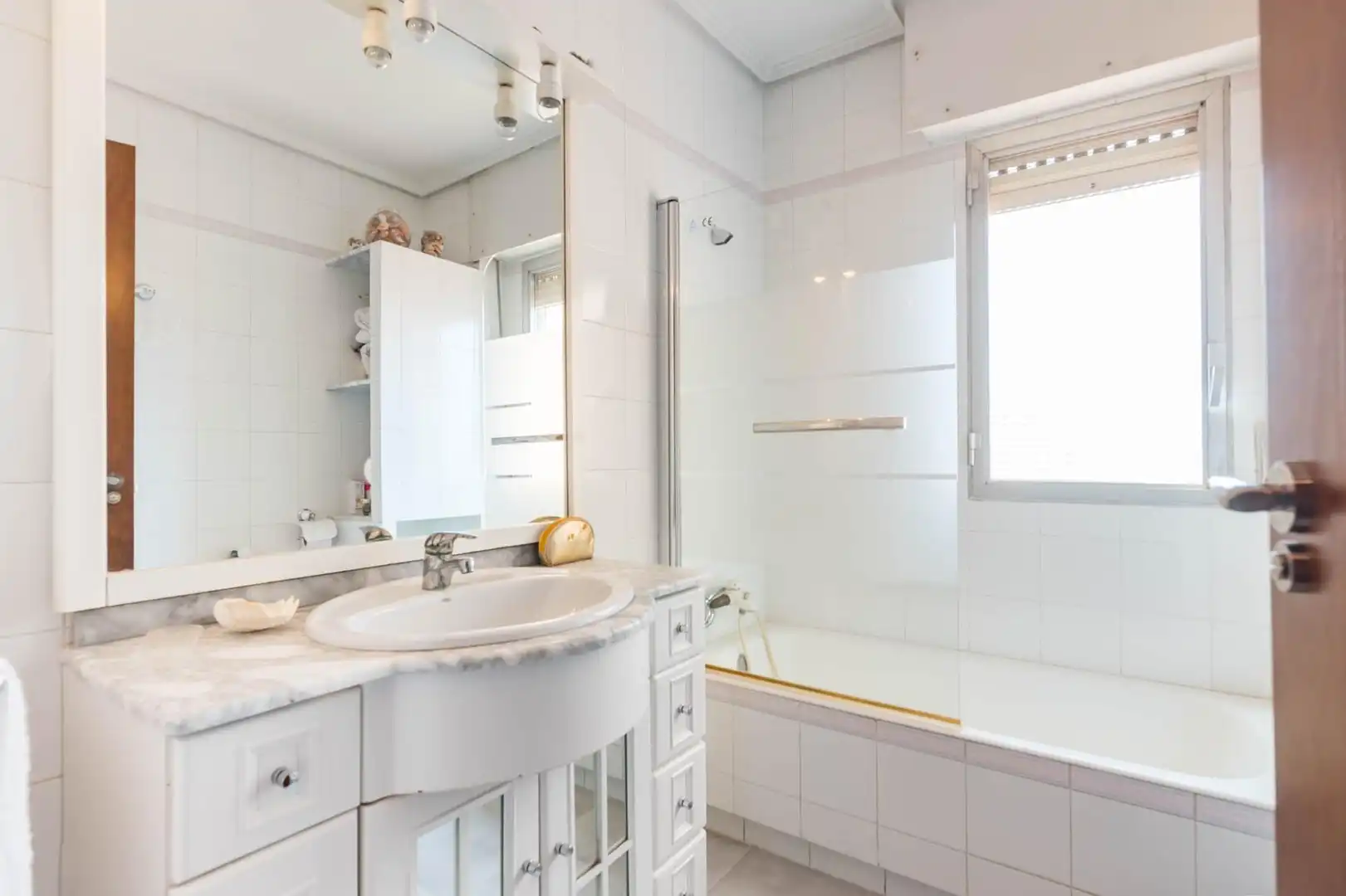 Bathroom of Flat for sale in Murcia  with Air Conditioner, Terrace and Storage room