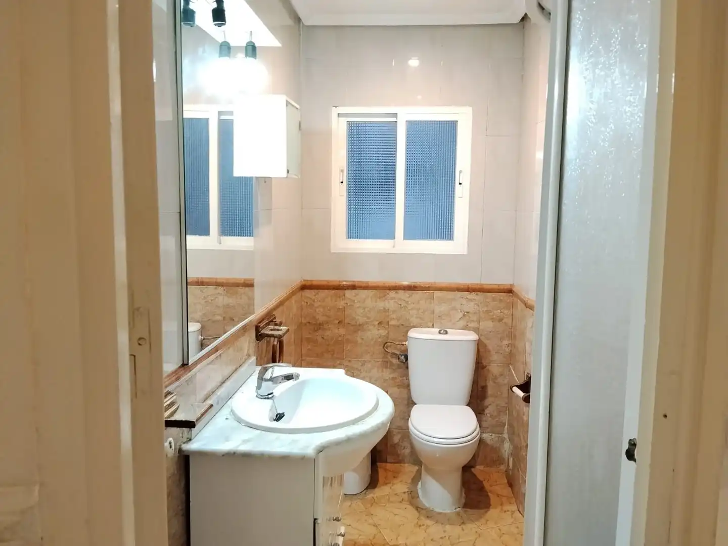 Bathroom of Flat for sale in Talavera de la Reina