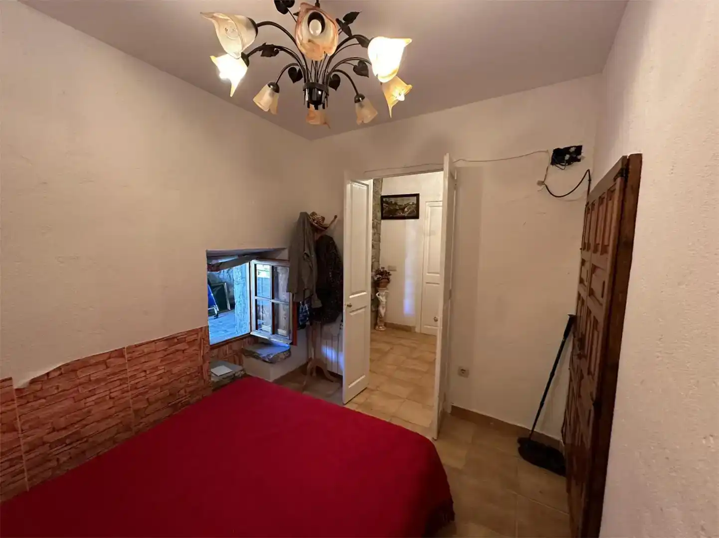 Habitación de Finca rústica en venta en Sant Vicenç de Castellet con Jardín privado, Trastero y Piscina