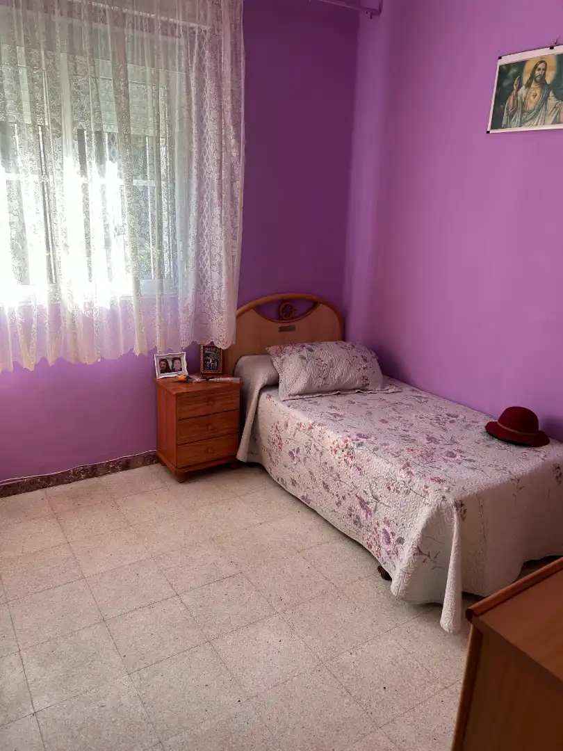 Dormitori de Casa o xalet en venda en Pontevedra Capital  amb Moblat
