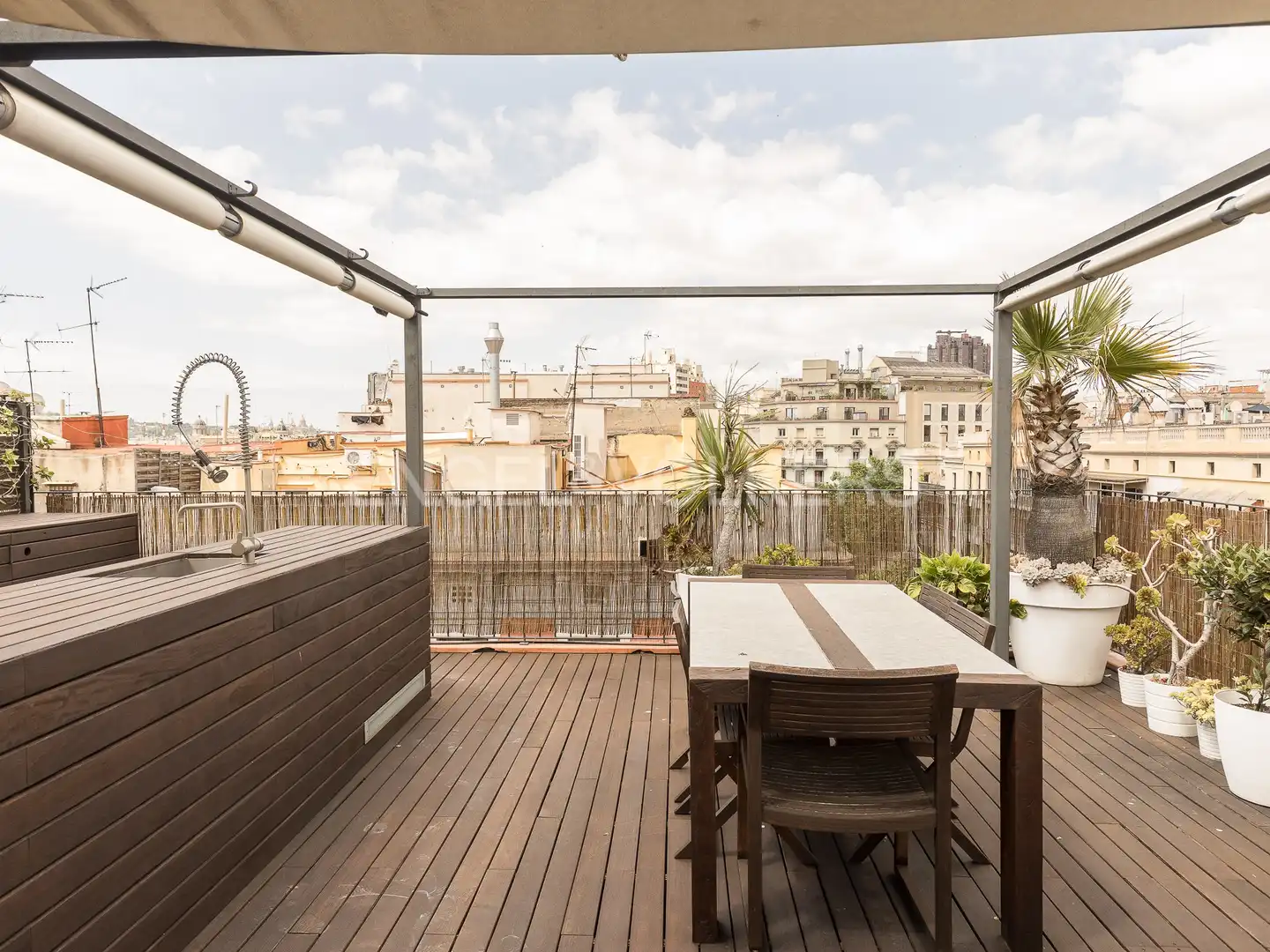 Terrasse von Dachboden zur Miete in Barcelona mit Klimaanlage, Heizung und Parkett