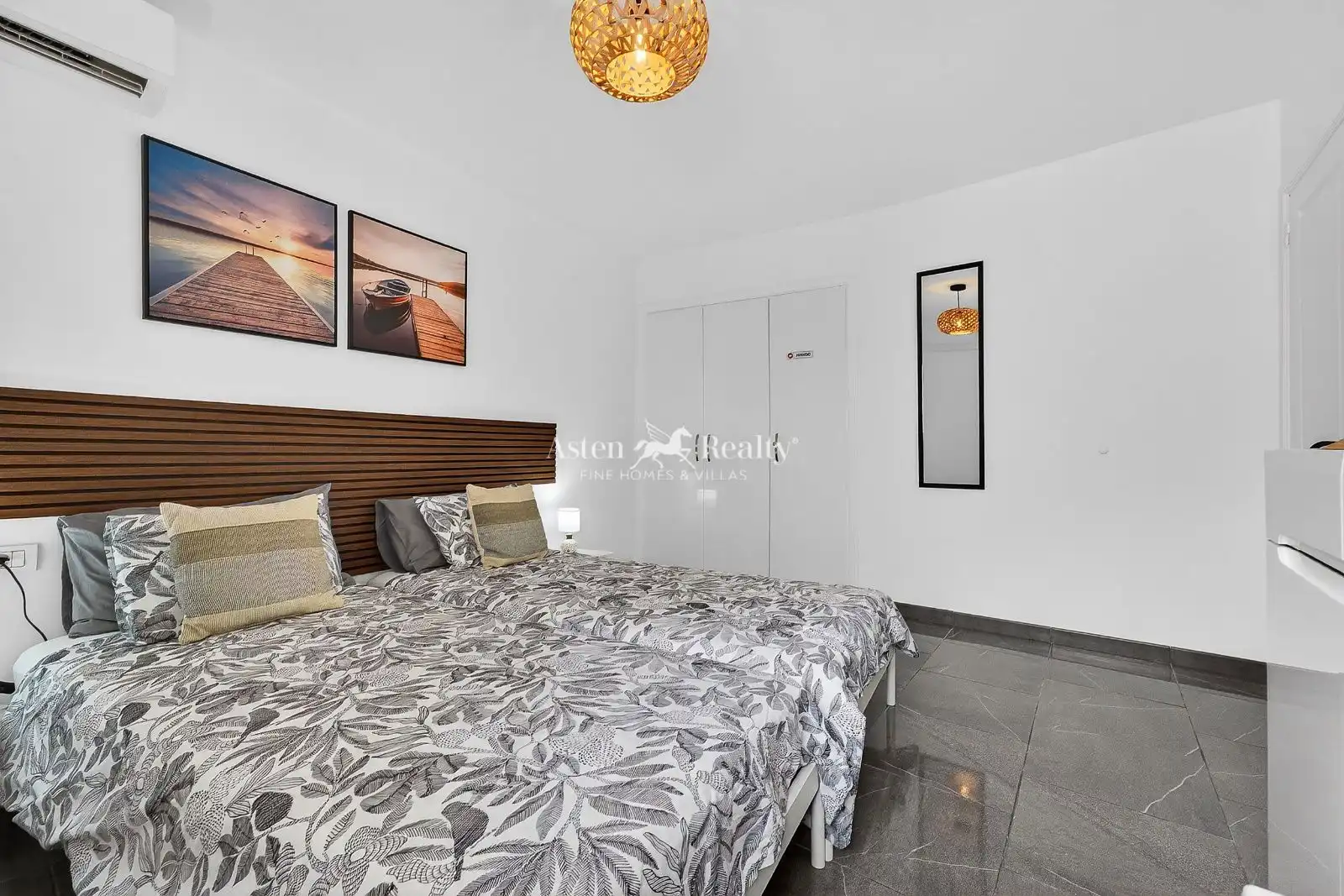 Dormitori de Apartament en venda en Adeje amb Aire condicionat, Terrassa i Piscina