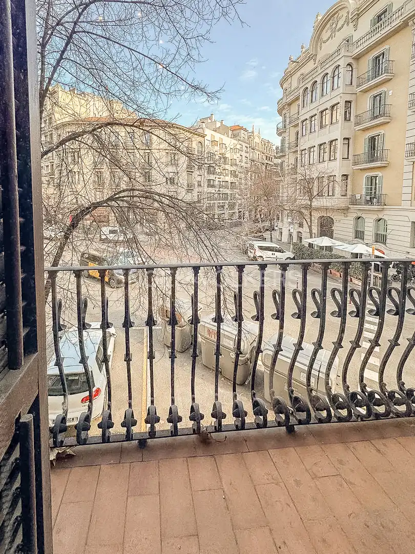 Außenansicht von Gebäude zum Verkauf in Barcelona