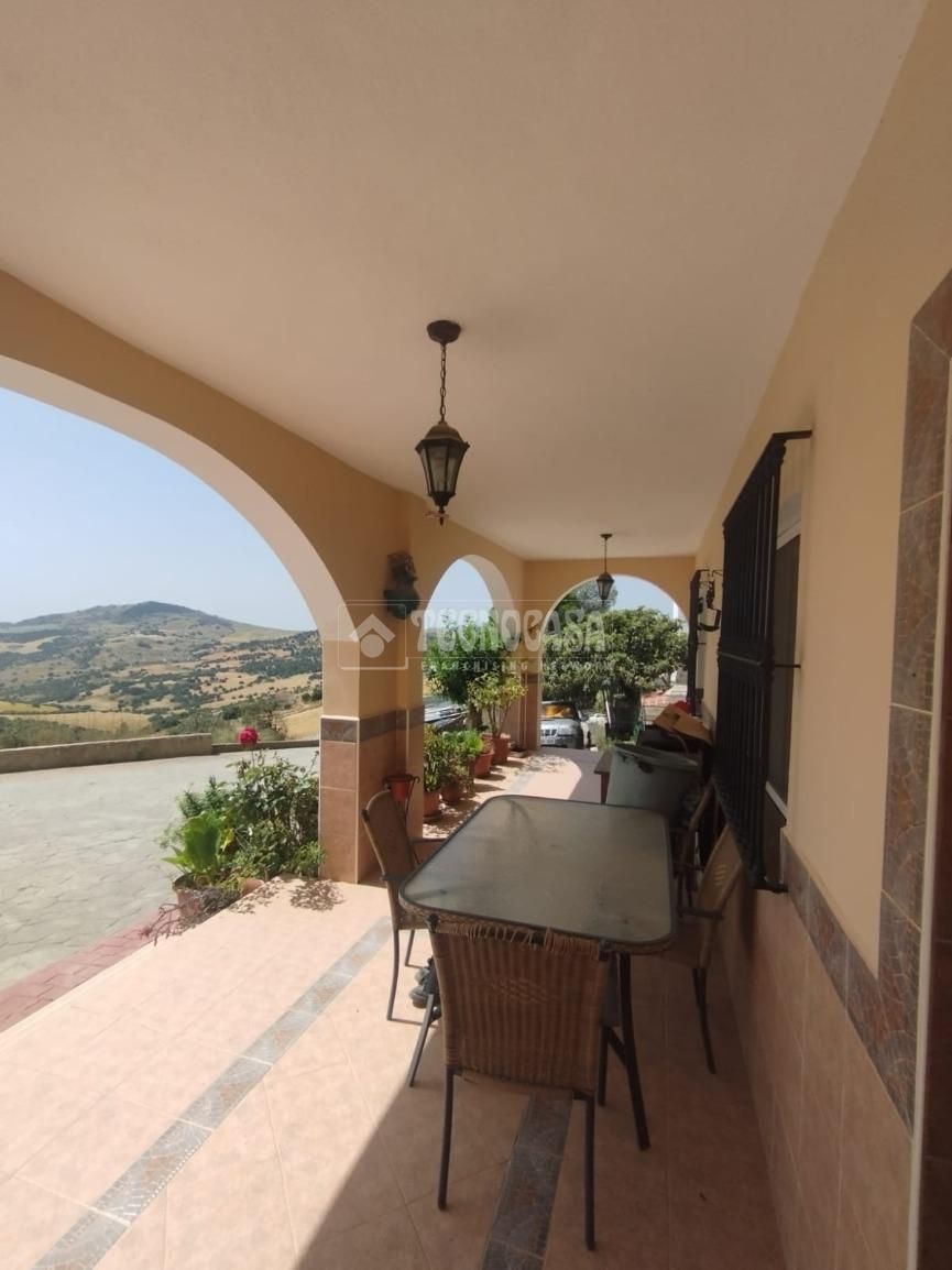 Vista exterior de Finca rústica en venda en Villanueva de la Concepción amb Aire condicionat i Jardí privat