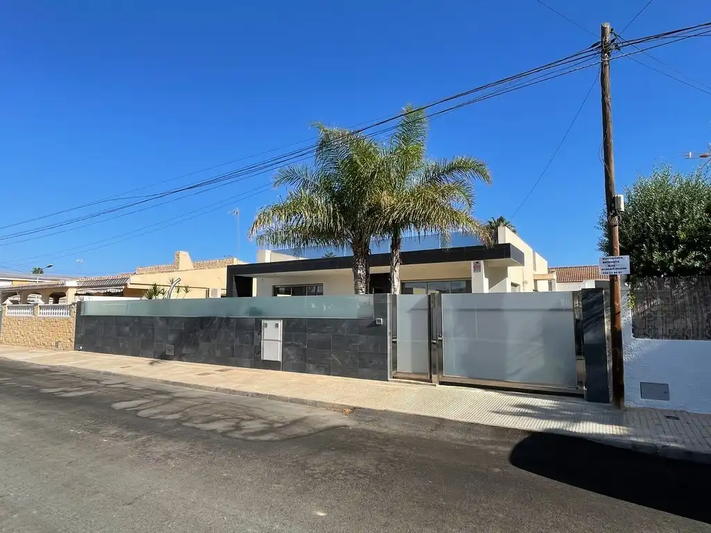 Houses for sale in Islas Menores - Mar de Cristal