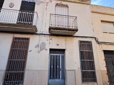 Maison mitoyenne avec balcon à vendre à GILABERTO CENTELLES