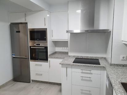 Kitchen of Flat to rent in Santiago de Compostela   with Heating, Parquet flooring and Oven