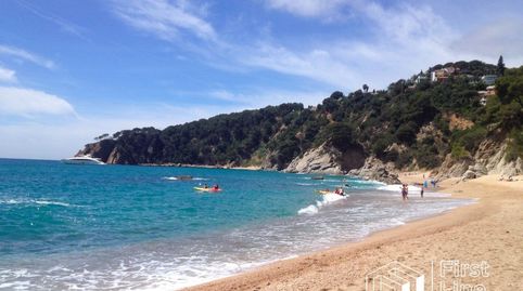 Gran terreno con vistas al mar