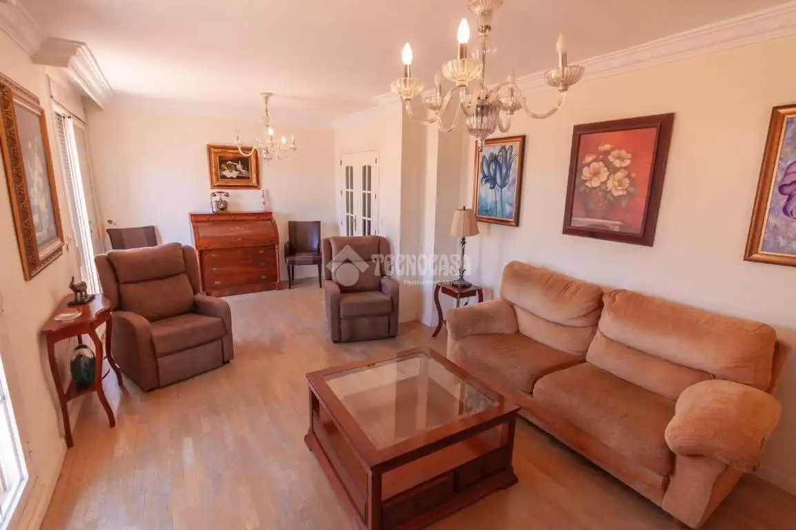 Sala d'estar de Àtic en venda en Estepona amb Terrassa