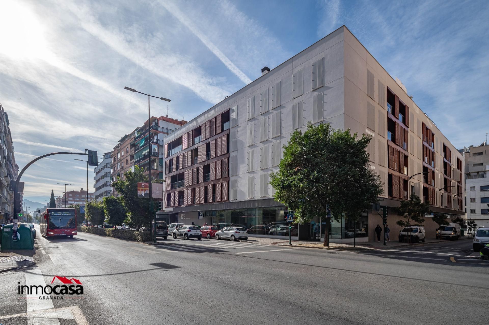 Vista exterior de Pis en venda en  Granada Capital amb Aire condicionat, Calefacció i Terrassa