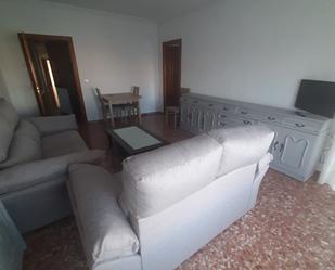 Sala d'estar de Pis de lloguer en Úbeda amb Calefacció i Moblat