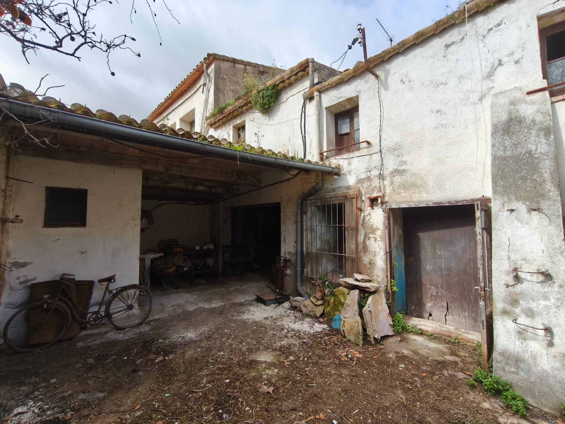 Vista exterior de Finca rústica en venda en Pacs del Penedès
