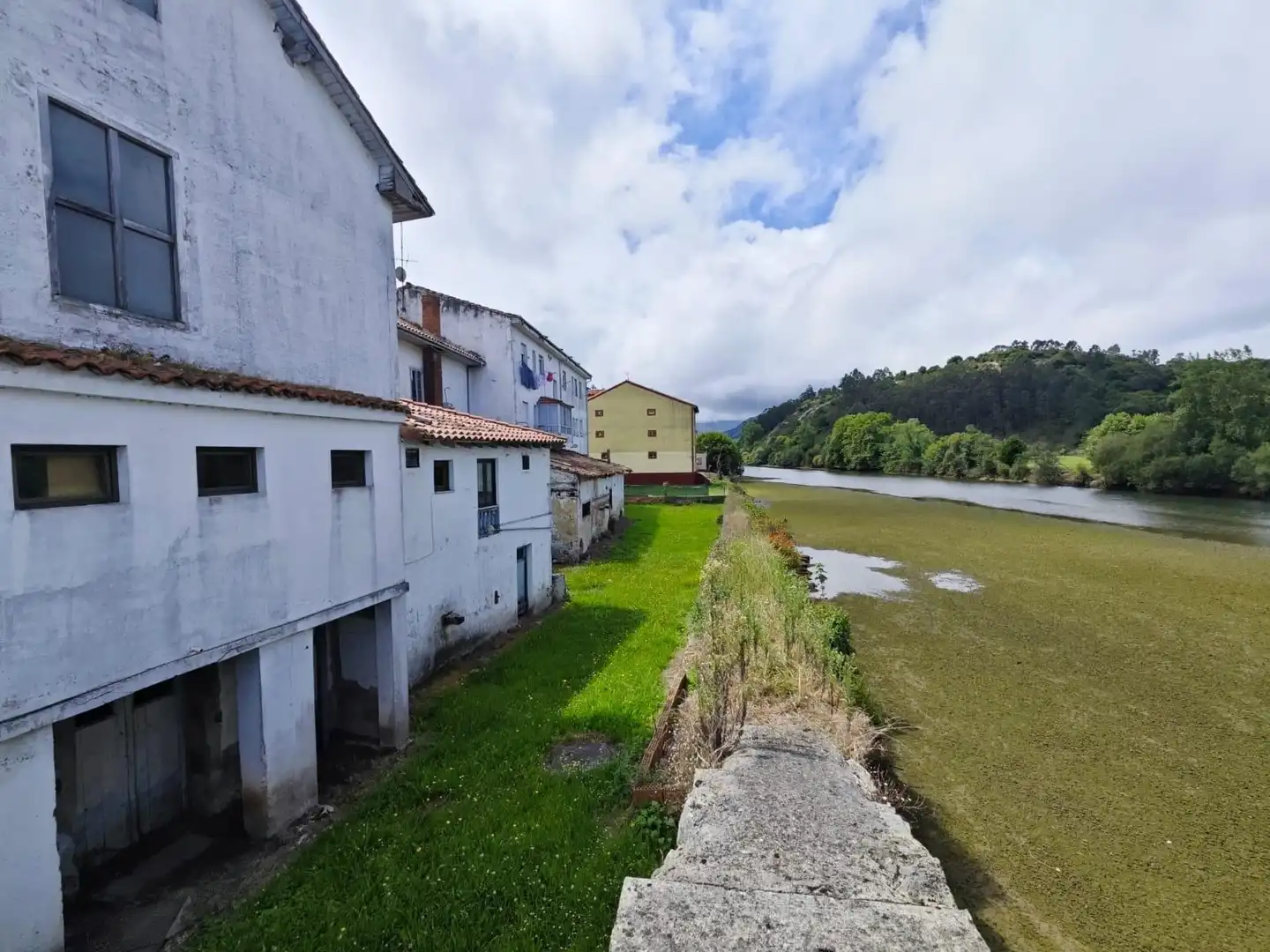 Exterior view of Buildings for sale in Val de San Vicente 