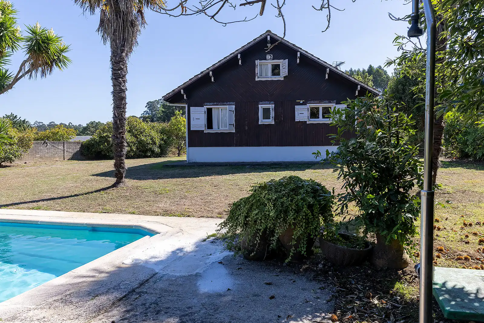 Vista exterior de Casa o chalet en venta en Oleiros con Calefacción, Jardín privado y Piscina