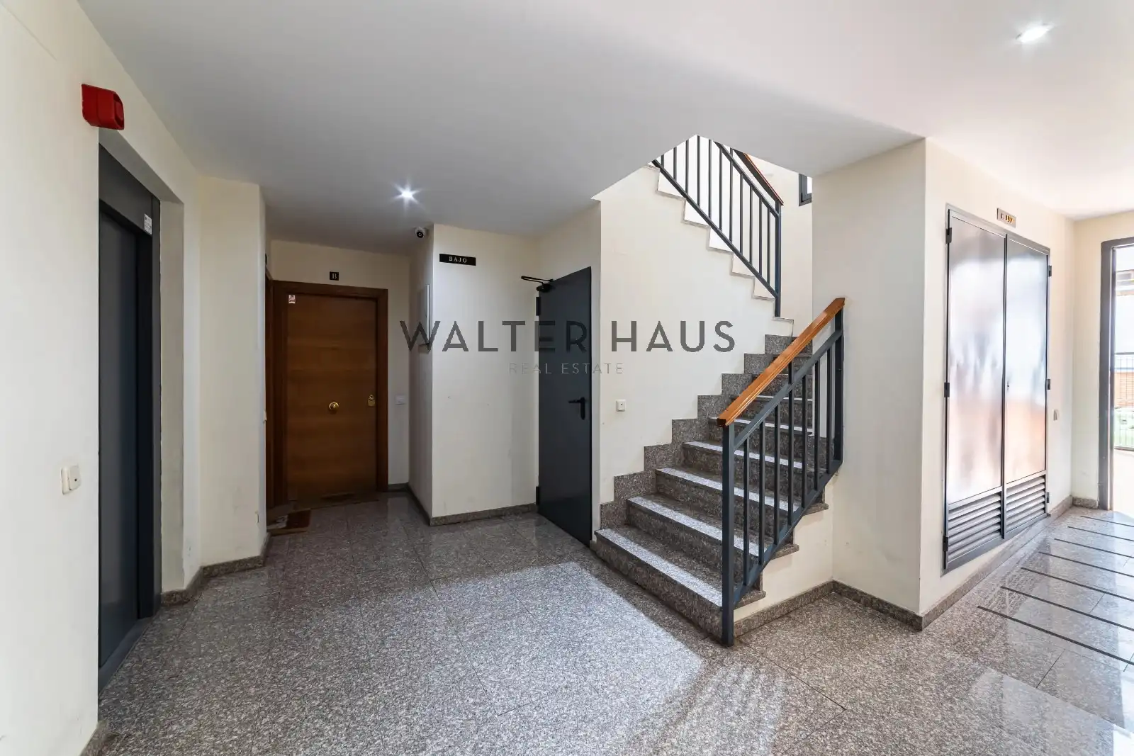 Flat for sale in Madrid  with Air Conditioner, Heating and Storage room